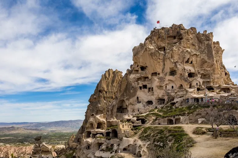 GÖREME DEN UCHISAR KALESİ VE GÜVERCİNLİK VADİSİ